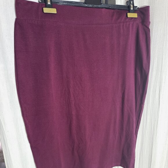 Burgundy Tulip Skirt - Picture 1 of 3